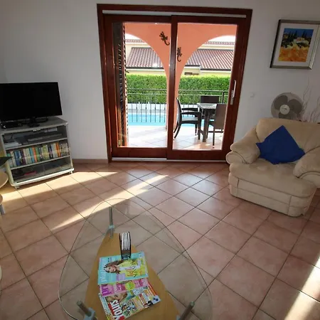 Semesterbostad Nel Rosa *